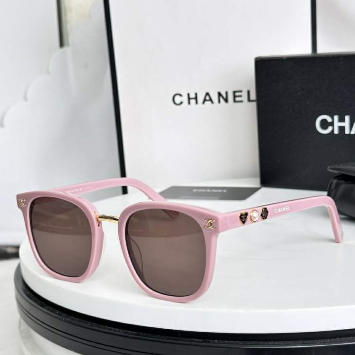Picture of Chanel Sunglasses _SKUfw77894412fw